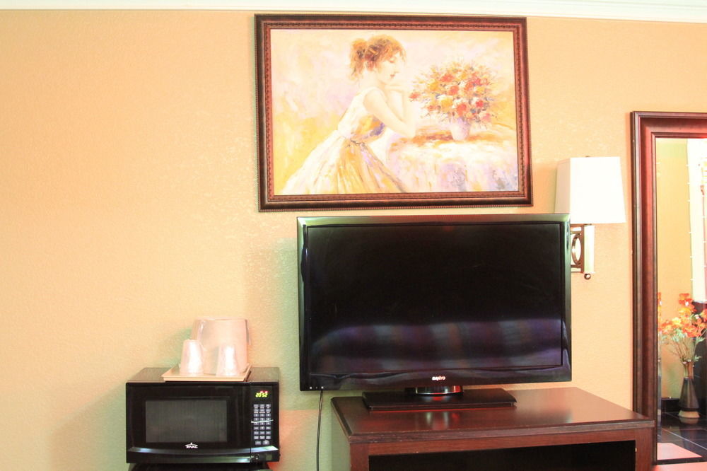 Mounts Motel Lawrenceville Bagian luar foto