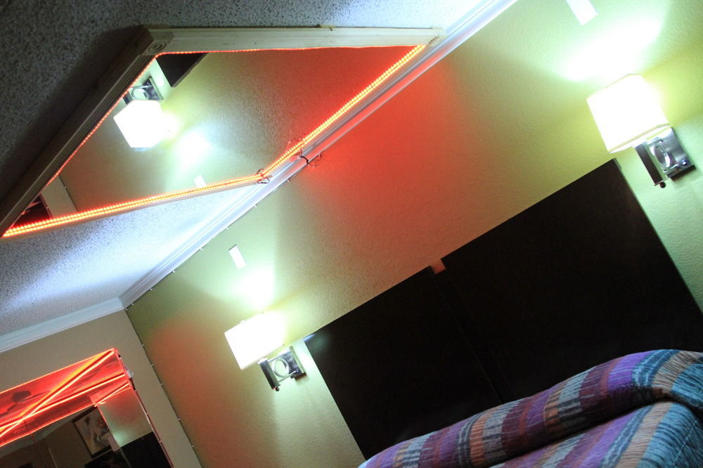 Mounts Motel Lawrenceville Bagian luar foto