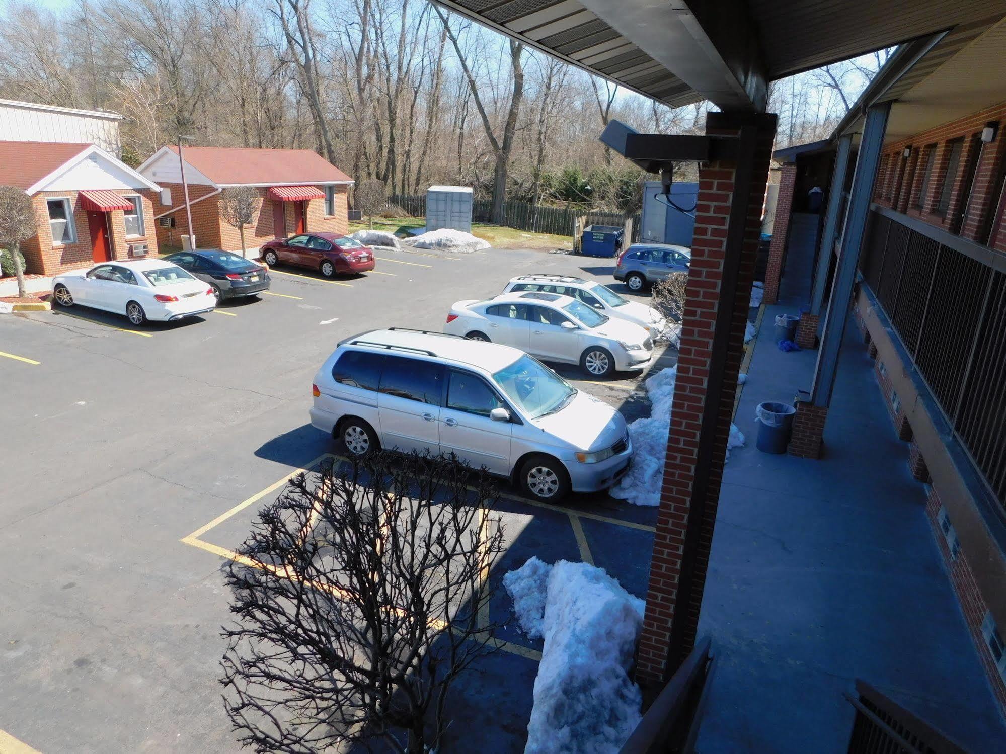 Mounts Motel Lawrenceville Bagian luar foto