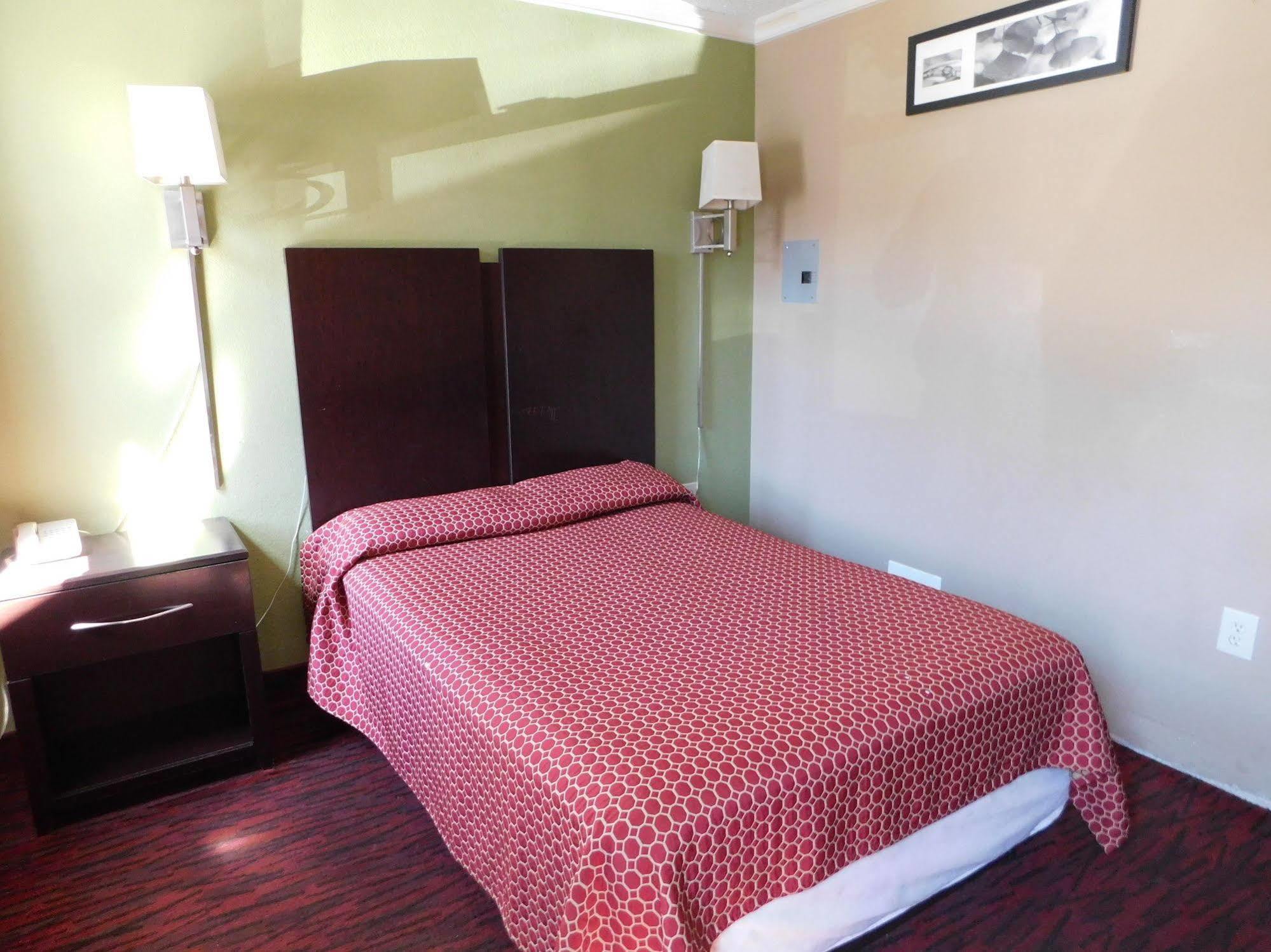 Mounts Motel Lawrenceville Bagian luar foto